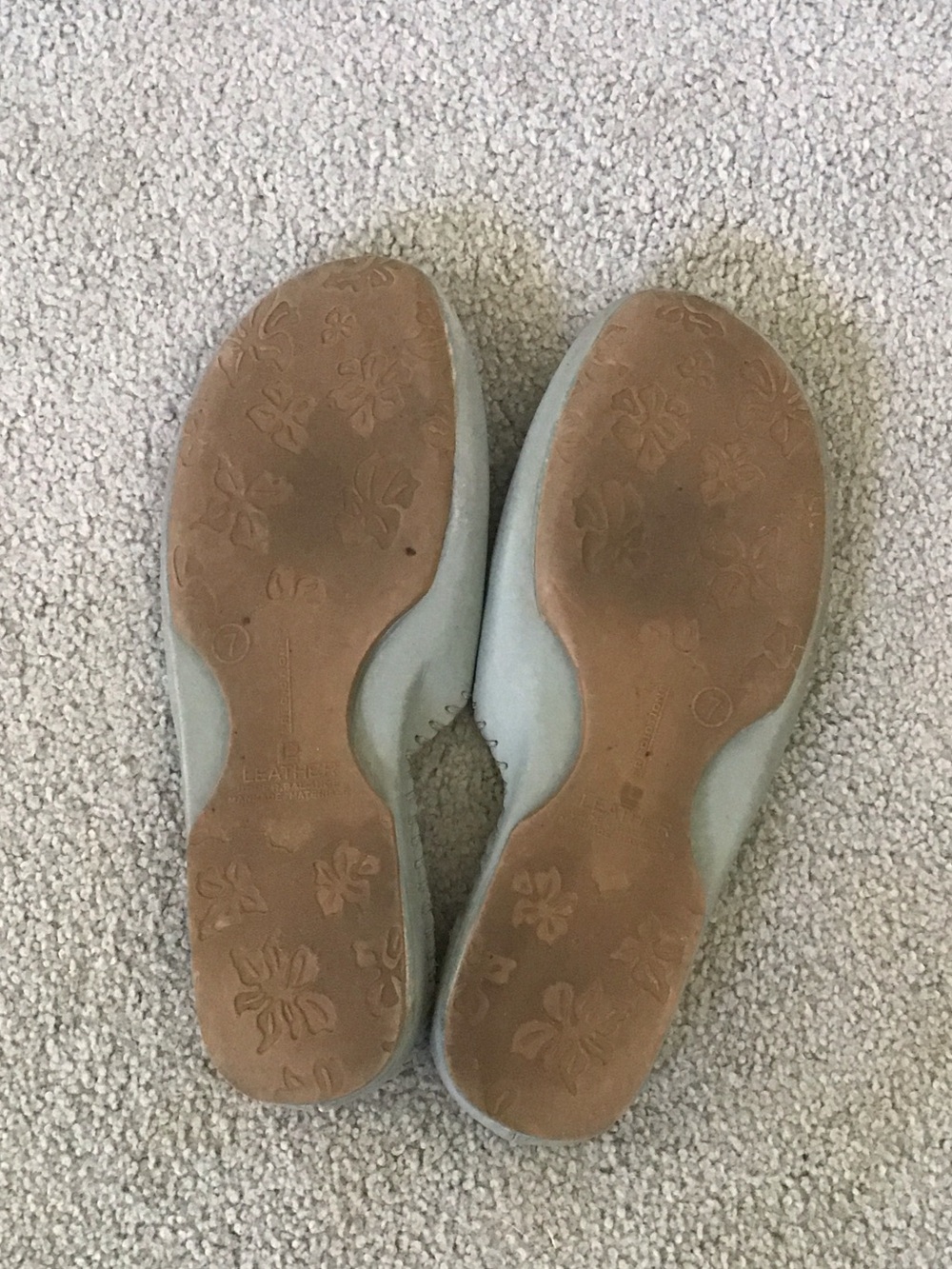 comfort plus by Predictions Mint Green Slip-On Flats - Picture 2 of 3